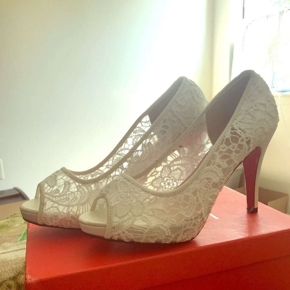 Lace wedding shoes! Never worn